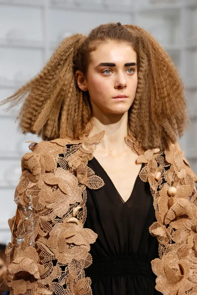 Look 64